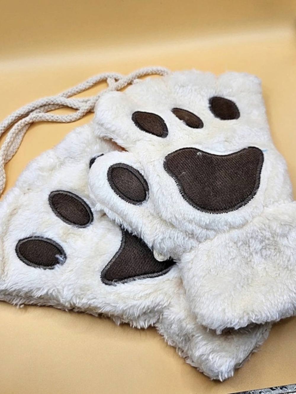 Cute Plush Cat Paw Fingerless Gloves – White & Brown Kawaii Mittens New